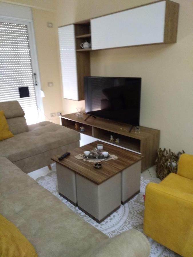 Sarah Appartamento Vlore Luaran gambar