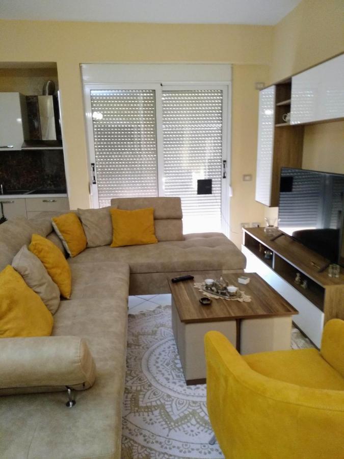 Sarah Appartamento Vlore Luaran gambar