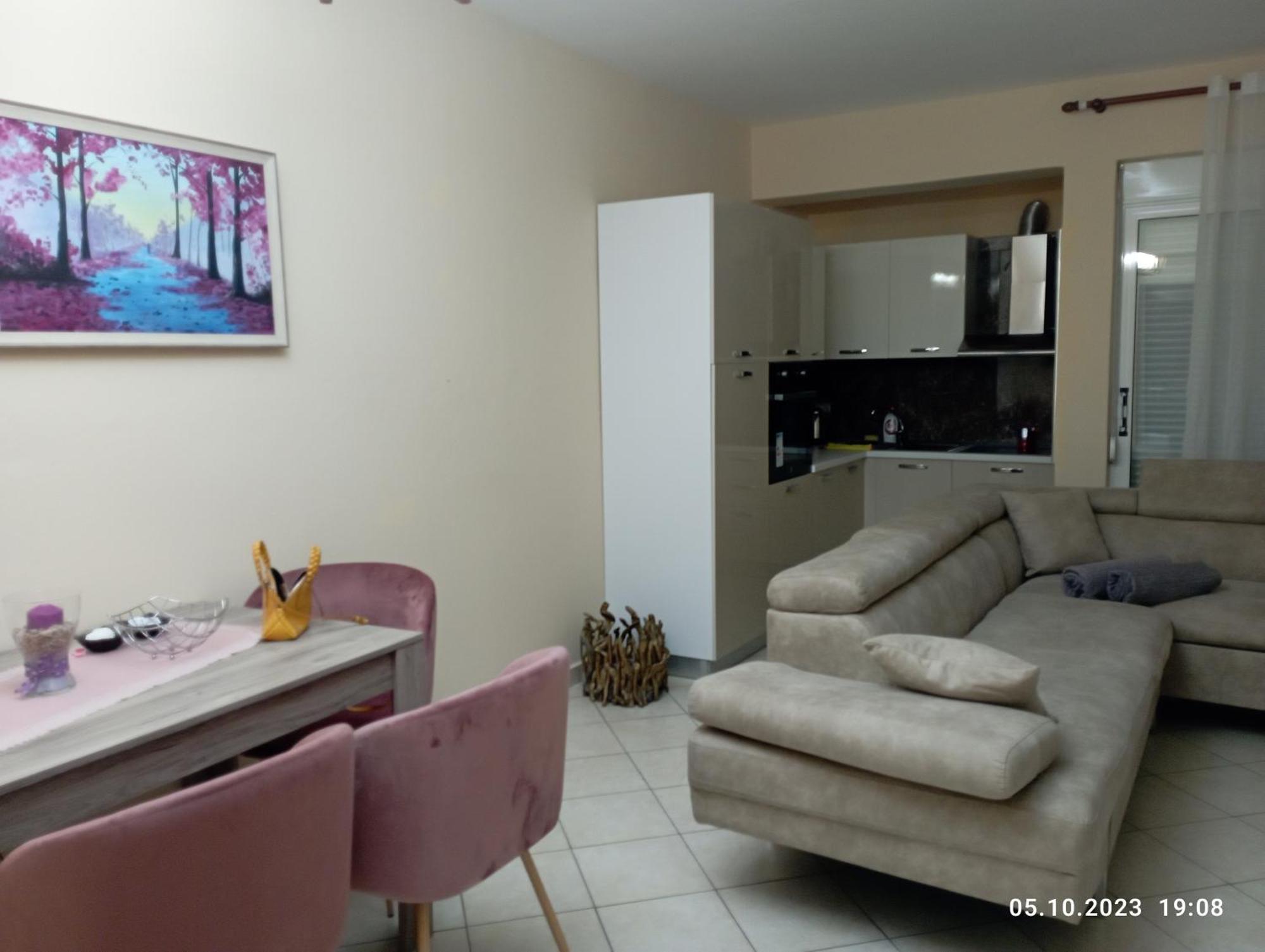 Sarah Appartamento Vlore Luaran gambar