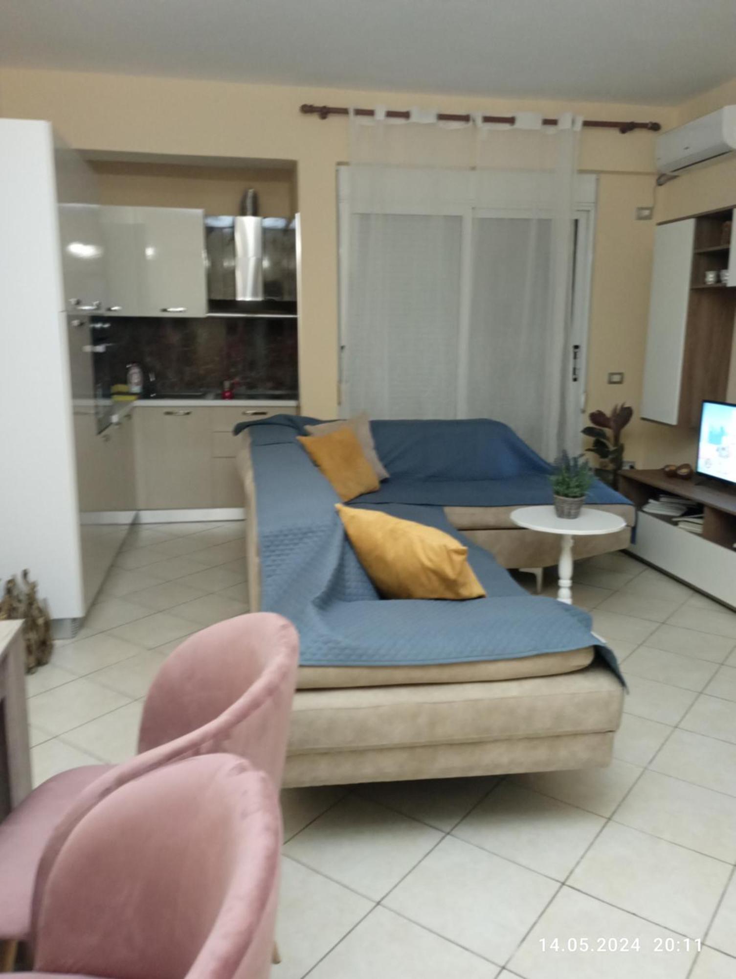 Sarah Appartamento Vlore Luaran gambar